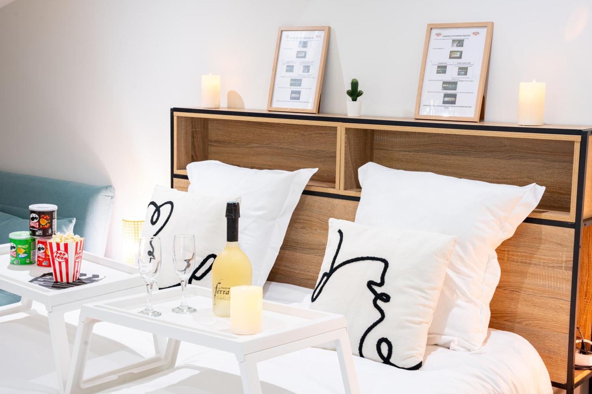 Food And Chill - Deux Appartements Hypercentre - 1 Theme Cinema - By Primo C0Nciergerie Турню Экстерьер фото