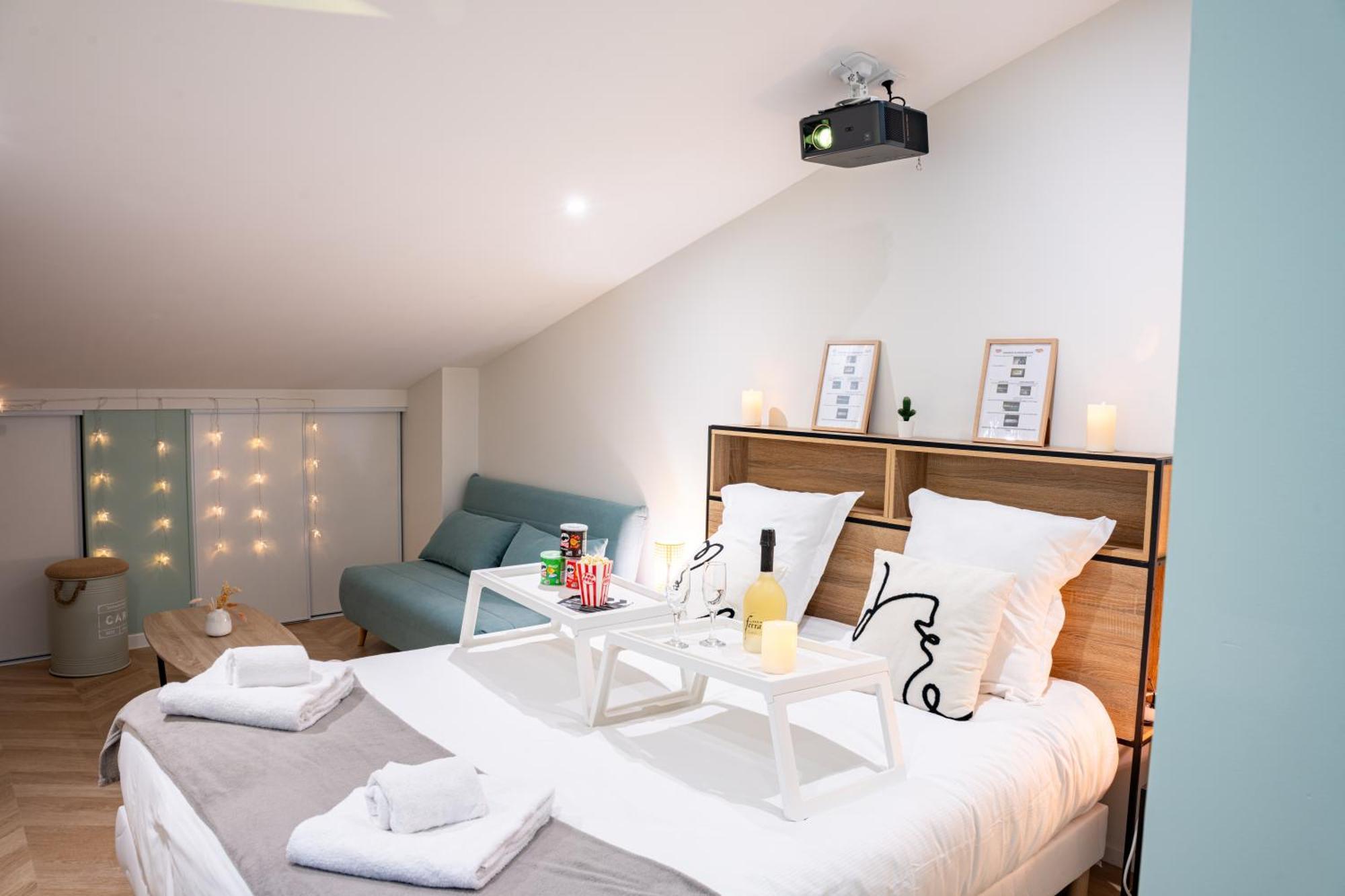 Food And Chill - Deux Appartements Hypercentre - 1 Theme Cinema - By Primo C0Nciergerie Турню Экстерьер фото